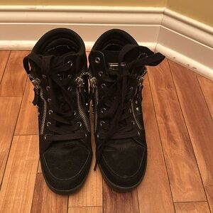 Guess boots
